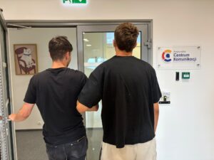 Poznaj aplikację Centrum Komunikacji